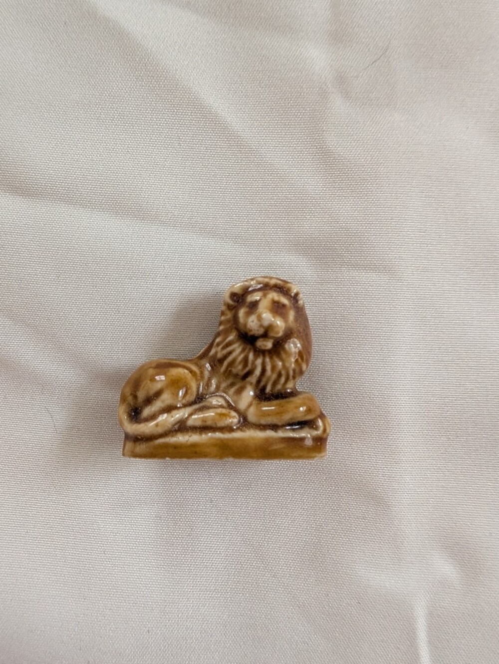 Ceramic Lion Figurine in Glossy Brown Wade England